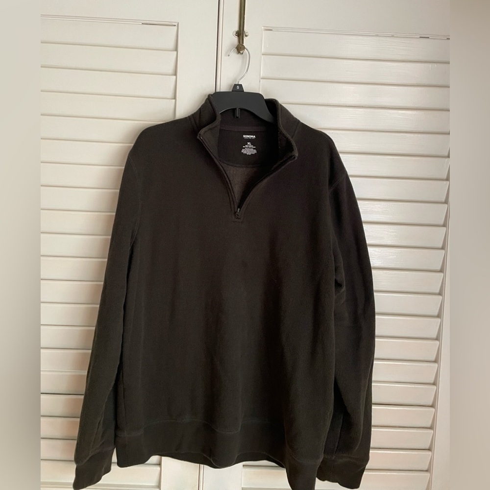 Pullover sweater